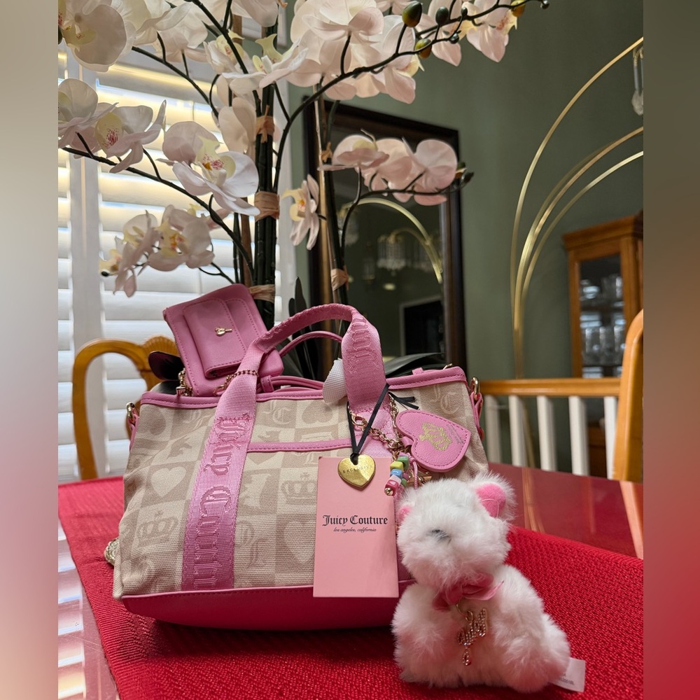 NWT Juicy Couture FESTIVAL Pink Logo Tote Bag with Charms, coin pouch, & mirror.